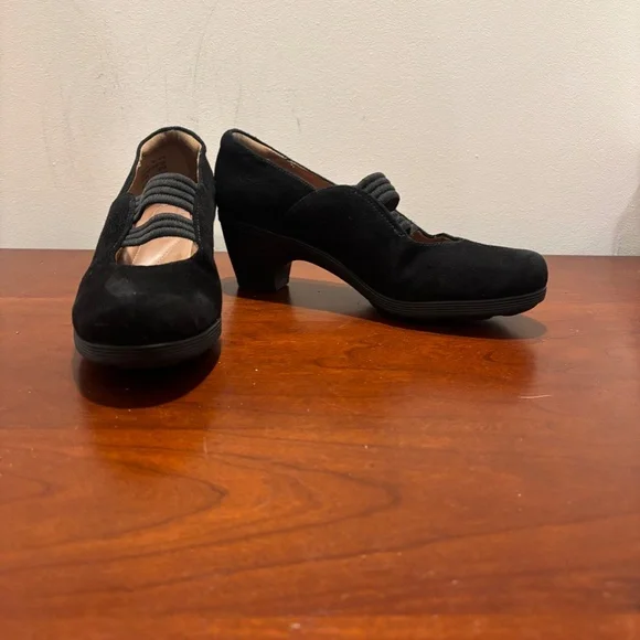 Clarks Women's Brigita Glory Suede Pumps in Black Size 7 - Picture 2 of 10